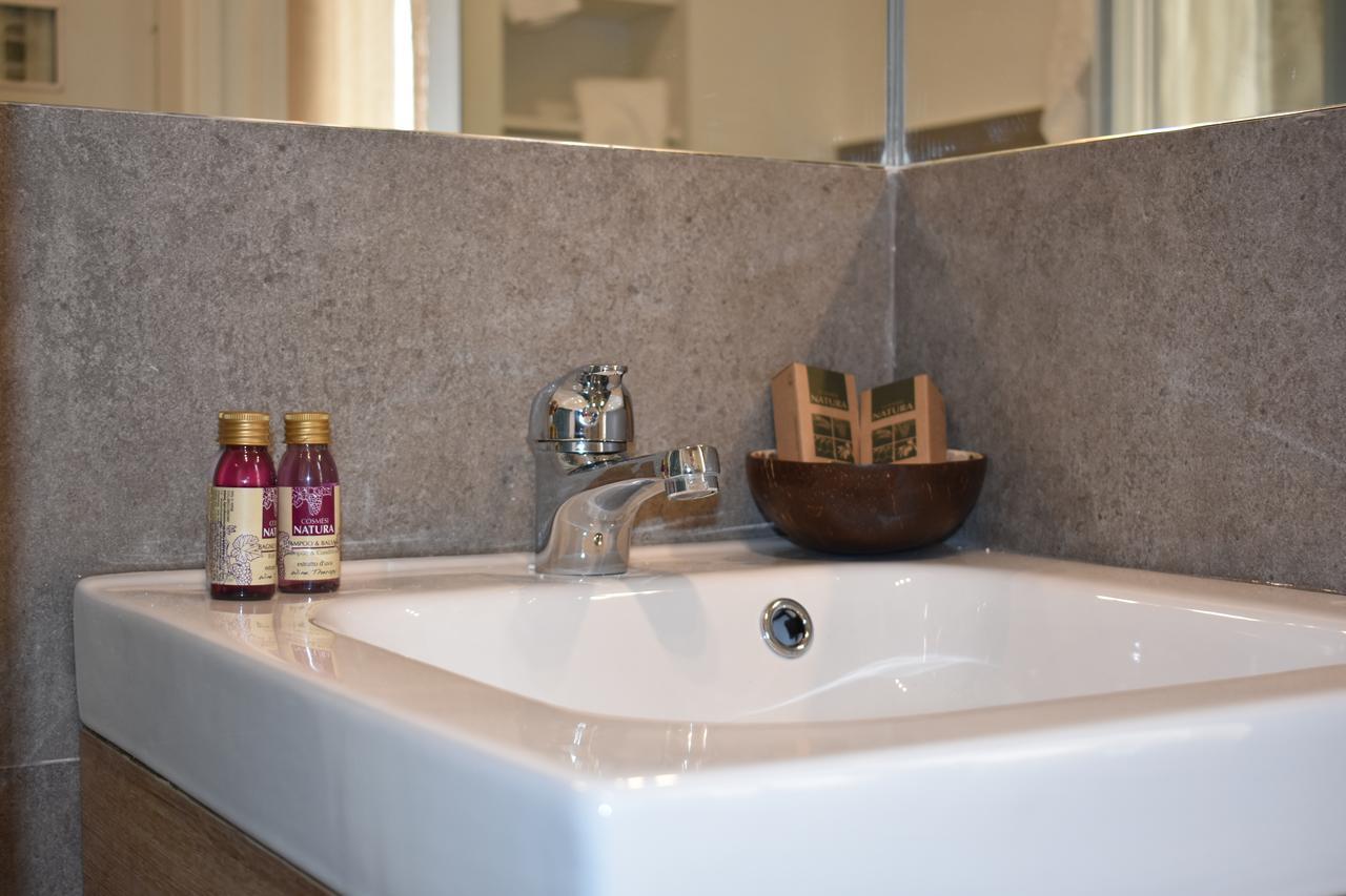I Vicere B&B Deluxe เนเปิลส์ ภายนอก รูปภาพ