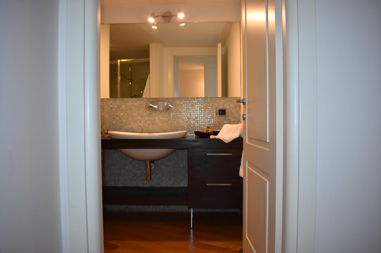 I Vicere B&B Deluxe เนเปิลส์ ภายนอก รูปภาพ