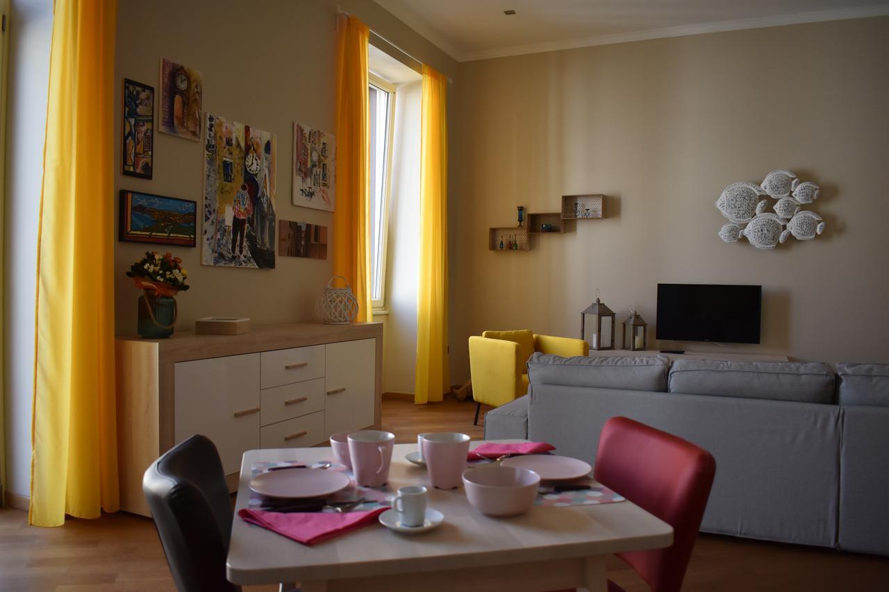 I Vicere B&B Deluxe เนเปิลส์ ภายนอก รูปภาพ