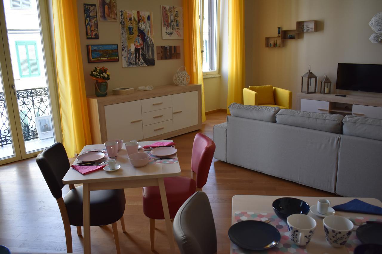 I Vicere B&B Deluxe เนเปิลส์ ภายนอก รูปภาพ