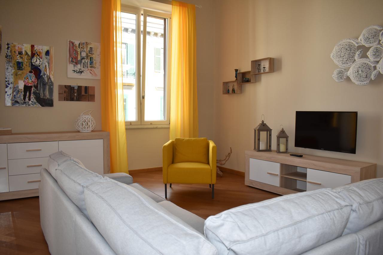 I Vicere B&B Deluxe เนเปิลส์ ภายนอก รูปภาพ