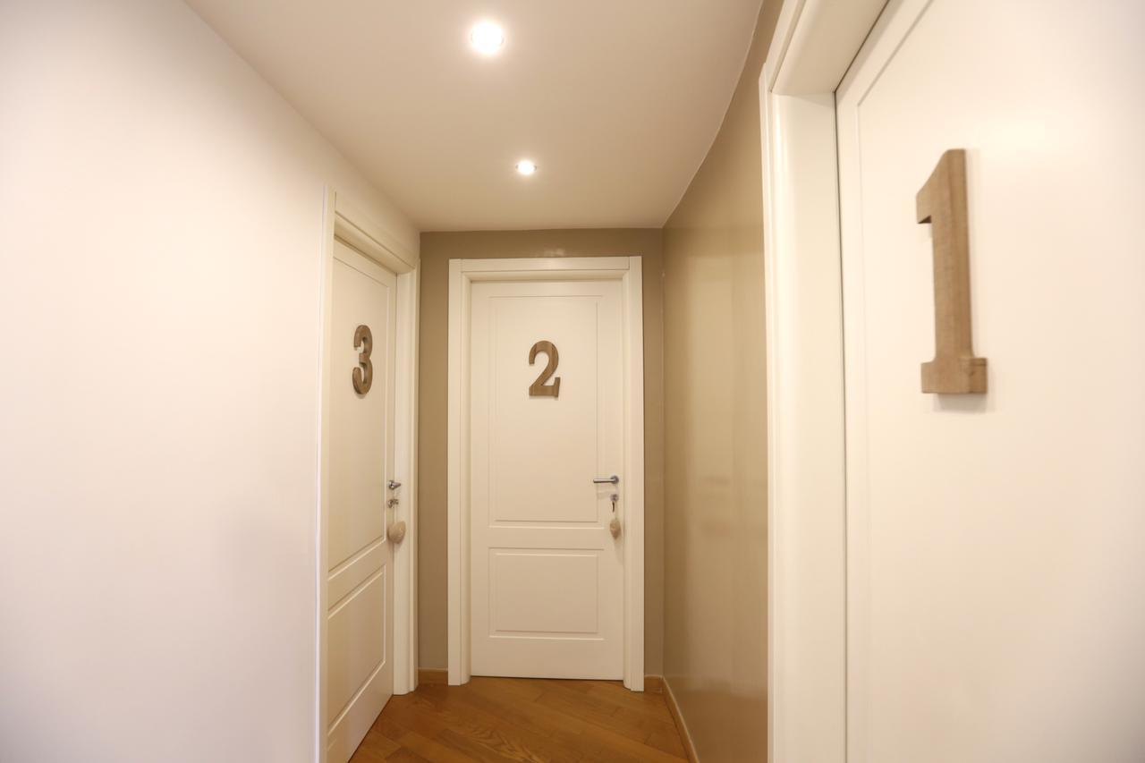 I Vicere B&B Deluxe เนเปิลส์ ภายนอก รูปภาพ