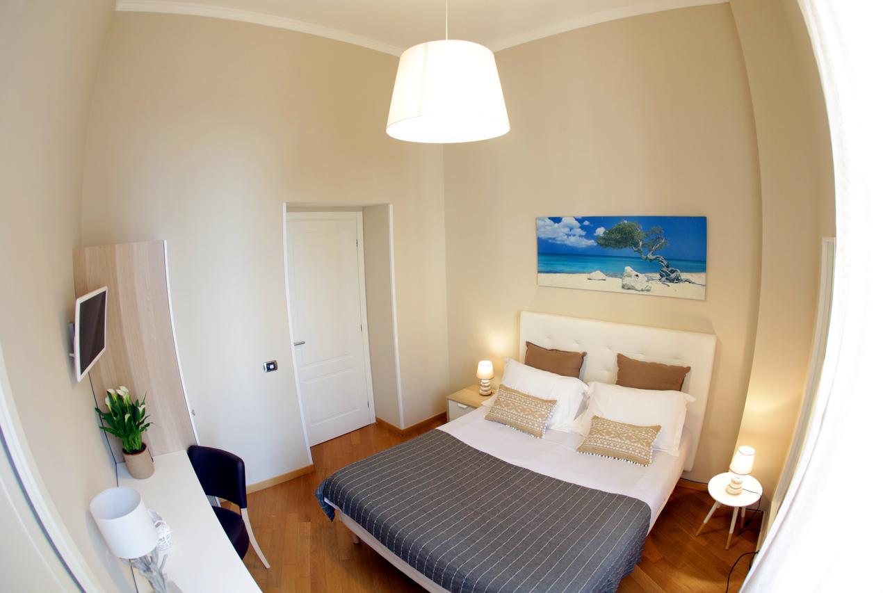 I Vicere B&B Deluxe เนเปิลส์ ภายนอก รูปภาพ